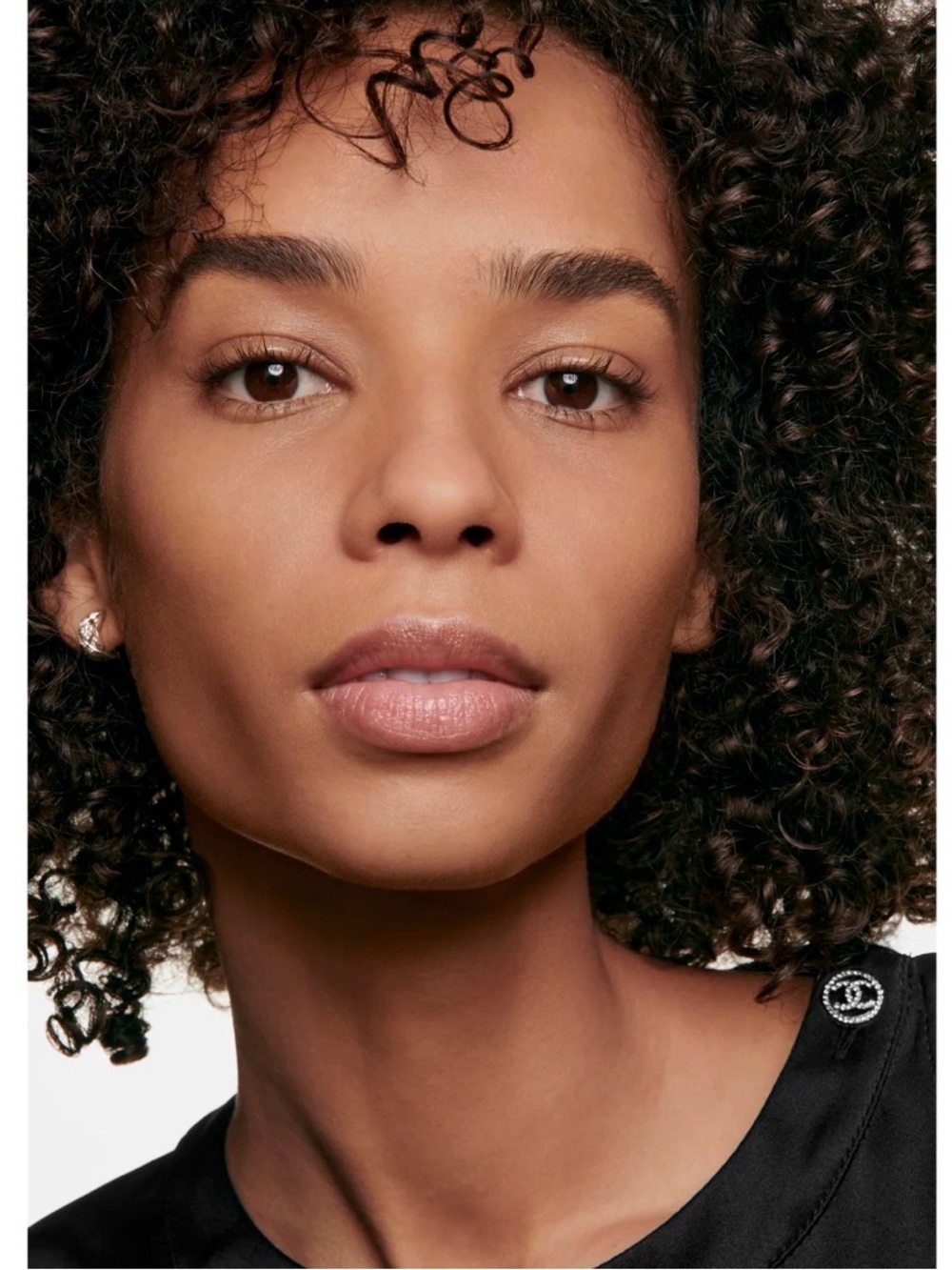 CHANEL Ultra Le Teint Foundation - Warm Tan B70 - Picture 5 of 7